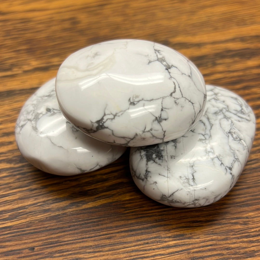 Howlite Palm Stone